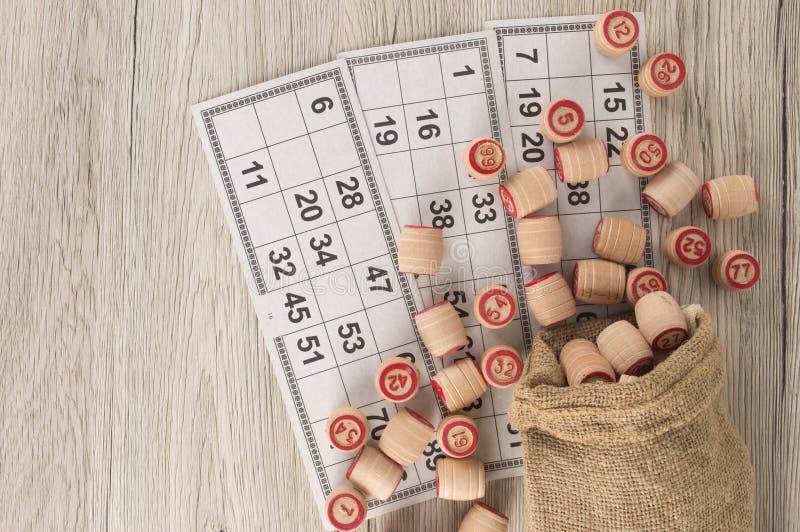 Wooden Lotto Barrels With Bag Playing Cards For Lotto Game Stock